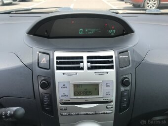 TOYOTA YARIS 1.3 VVT-I BASE COOL - 16