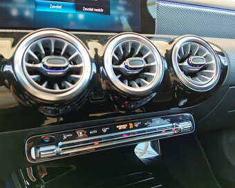 Mercedes-Benz CLA Shooting Brake SB 200 d 4MATIC A/T - 16