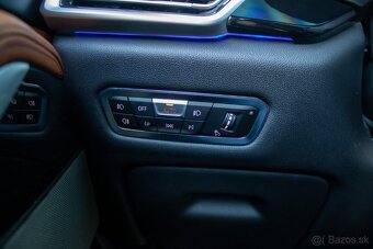 BMW X5 xDrive M50d A/T - 16