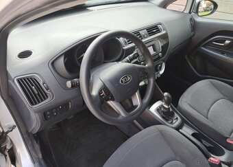 Kia Rio 1,1 CRDi Comfort nafta manuál 55 kw - 16