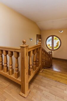 NA PREDAJ -MESTSKÁ 2- GENERAČNÁ VILA -TOPASOVÁ UL. - 16