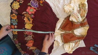 Detsky rucne vysivany kroj Zvolenska slatina - 16