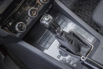 Škoda Octavia Combi 2.0 TSI RS DSG - 16