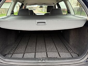 Škoda Octavia Combi 1.9 TDi PD 4x4 SuisseIceHockey Xenon ESP - 16