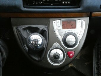 Lancia Phedra 2.2 JTD 125kW, VÝPRODEJ - 16