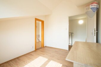 PREDAJ: OBCHODNÝ PRIESTOR, DUNAJSKÁ STREDA - ŠPORTOVÁ ULICA - 16
