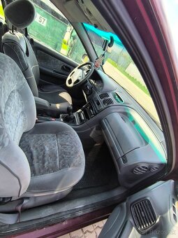 Renault Laguna 1.8 - 16
