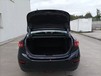 Mazda 3 Sedan 2.0 Skyactiv, čierna metalíza - 16
