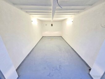 Veľmi pekná garáž s el. / TOP stav /Jakobyho / CENTRUM - 16