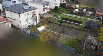 Na predaj samostatne stojací 6-izbový RD/ Hradec - 16