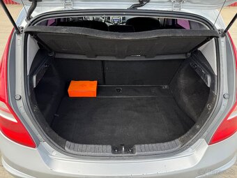 Hyundai i30, 1.6 CRDi, 85kw - 16