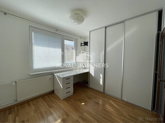 Prenájom 3 izbového bytu s balkónom v Nitre na Partizánskej - 16