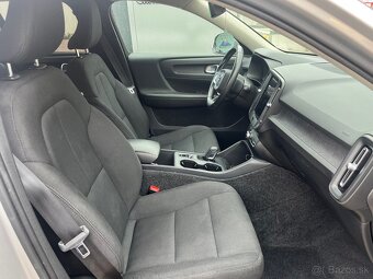 Volvo XC40 T4 190k Momentum AWD A/T - 16