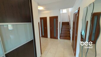 Dobrá ponuka - 6izbový dom s garážou, altánkom a záhradou, v - 16