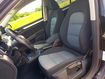 ŠKODA SUPERB COMBI 1.6 TDI CR 77KW  •  03.2012  • Pekný stav - 16