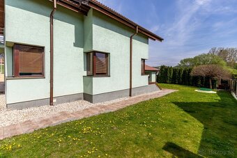 Dvojpodlažný rodinný dom, obec Sokoľ - 16