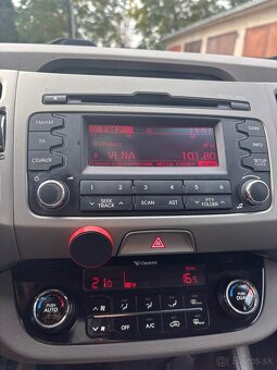 Kia Sportage 2.0 CRDi 4W A/T - 16