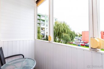 Vkusne zrekonštruovaný 3-izbový byt s loggiou na sídl. Juh - 16