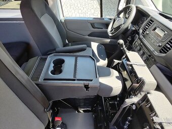 Volkswagen Crafter 2,0 TDI 4-Motion L3H2 7.Miest - 16