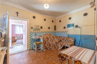 Na predaj rodinný dom s pozemkom v tichej lokalite Hloža Pod - 16