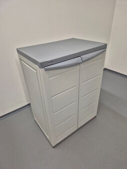 Kancelárske stoly / stoličky / skrinky - 16