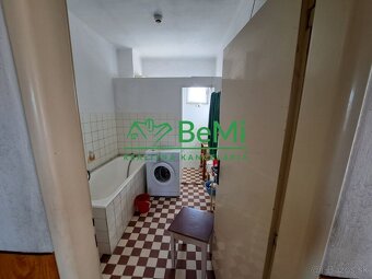 Rodinný dom 5 izb. - 480m2, zachovalý pôvodný stav, Neded ID - 16