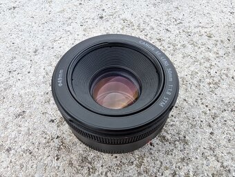 Canon EOS 77D + 50mm f/1.8 + 18-135mm f/3.5-5.6 - 16