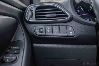 Hyundai i30 1.5i CVVT - 16
