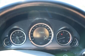 Mercedes-Benz E trieda Sedan 350 CDI Blue Elegance 4matic - 16