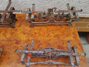 Liatinová váha. - 16