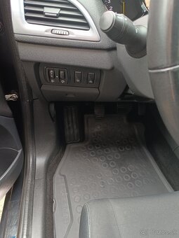 Renault Megane, limitovaná edícia, rok výr.2014. ZNÍŽENÁ CEN - 16