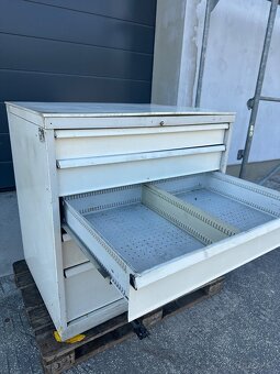 Skrina na naradie - 16