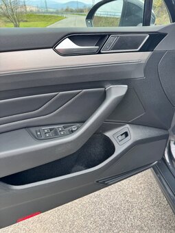 Volkswagen Passat 2.0TDI DSG IQ Light Tažné R-line - 16