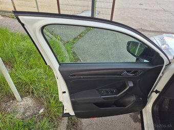 Predám  Volkswagen T-Roc 1.5 TSI BMT Style - 16