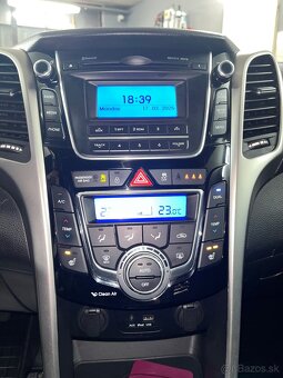 Hyundai i30 CW 1.6i Style - plná výbava - 16