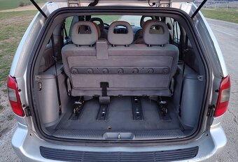 Chrysler Voyager 2.4i + LPG, manuál, r.v. 2006 - 16