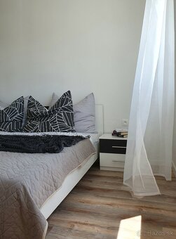 NA PRENÁJOM 2 izbovy byt s klimatizáciou - REVOLUČNÁ ŠTVRŤ - 16
