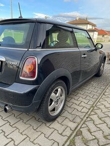 Mini Cooper  R56 1.6 88 kW benzín ZNÍŽENÁ CENA - 16
