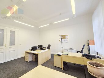 Na prenájom administratívny priestor, 137 m², Jakubovo nám., - 16