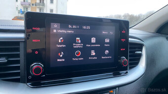 Kia Ceed SW 1.5 T-GDi Silver 118kW 6/2022 29000km TOP - 16