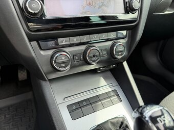 Škoda Octavia combi 1.8tsi 132kw DSG 4x4, panorama, webasto - 16