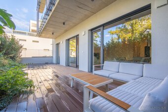 PREDAJ Luxusný 2 izbový byt 74m2 + 41m2 terasa, Staré Mesto - 16