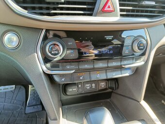 Hyundai SantaFe Premium 2019 2.2 CRDI, 4x4, 147KW, 7-miestne - 16