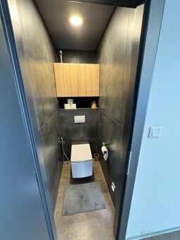 Prenájom - Nadštandardne zariadený 3 izbovy byt s loggiou - 16