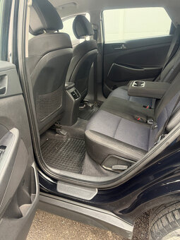 HYUNDAI Tucson 1.6 GDi Shadow + Navi - 16