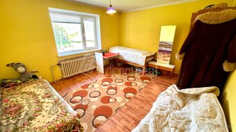 Rodinný dom s 2 bytovými jednotkami so slnečným pozemkom na - 16