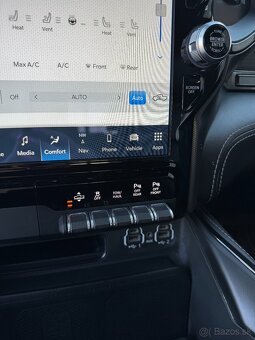 Dodge Ram, LIMITED, 2022 Black Edition - 16