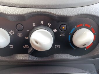 Renault Twingo 1.2i, LED denné, Klimatizácia, 2011 - 16