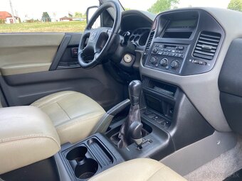 Pajero 3.2DI-D 7miestne 4x4 - 16