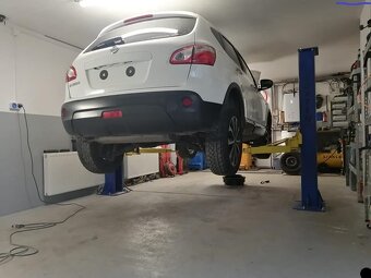 Dvojstlpový zdvihák BOR 4,2Ton a 5TON ramena 3dielne automat - 16